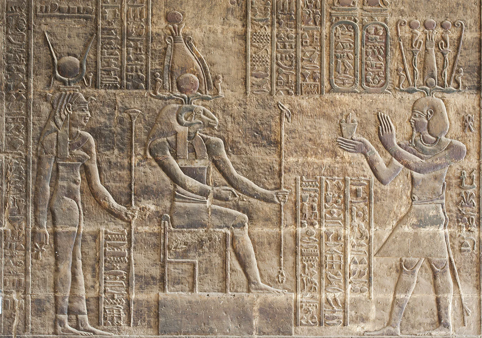 Khnum-Temple-of-Esna-Egypt (1)