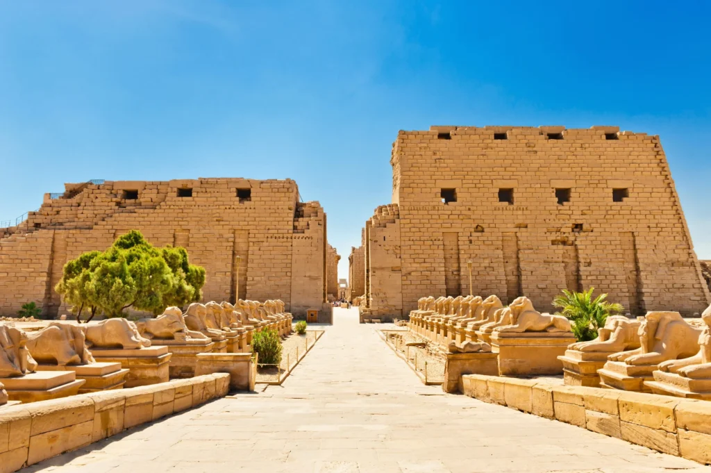 karnak temple image
